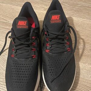 Nike Zoom Pegasus 35 Black with Red Accents